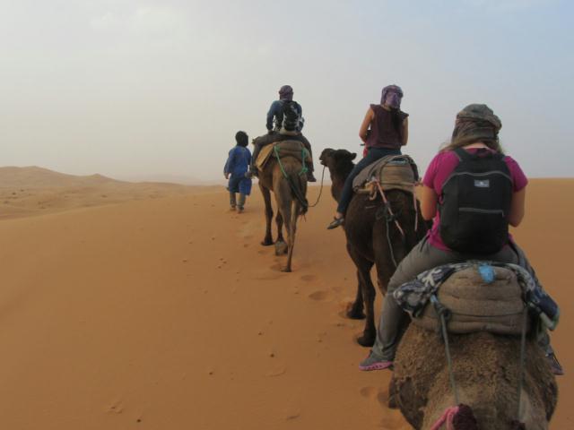 Pustinja Sahara - Uputstva za jahanje deve